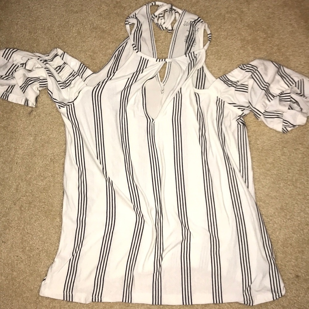 Soft and sexy off the shoulders halter top